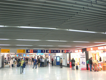 Dobner Metalldecken im Flughafen Frankfurt