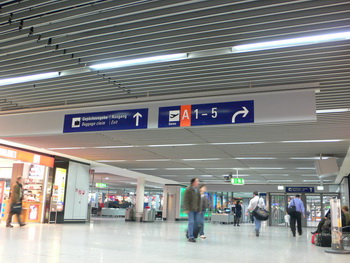 Dobner Metalldecken im Flughafen Frankfurt